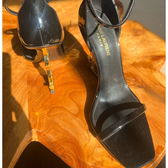 SAINT LAURENT
Opyum embellished patent-leather sandals - Picture 5 of 11